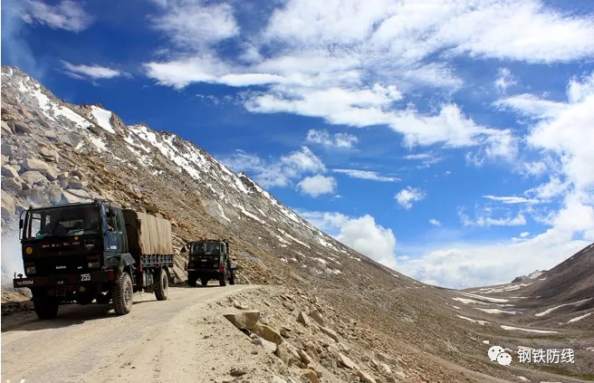 印度▲不给印度一丝幻想，99A坦克等大批武器挺近中印边境