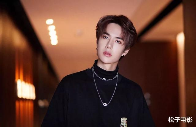 「王一博」暖心！王一博兑现承诺与医护粉丝相见，请她到现场看《天天向上》