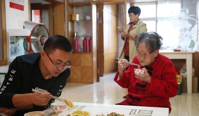 肠胃|长期大便不成形，放屁增多？或是它在“使坏”，收起你的天真吧