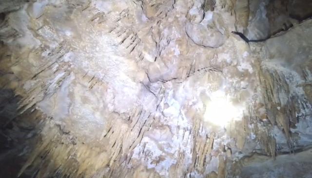 无风狂客 湖北深山发现溶洞，土匪窝或是民俗祭坛，还有神秘暗道用于逃生