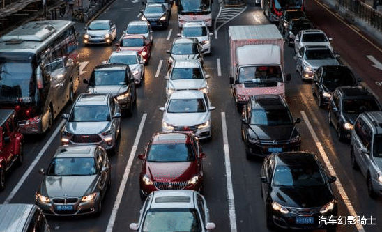 新能源|“双节”高速堵车，揭开新能源最后的“遮羞布”，车主：看走眼了