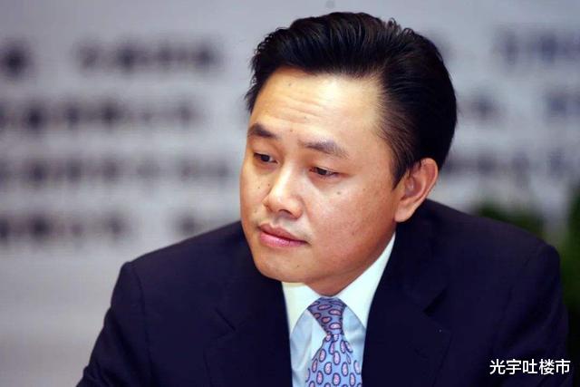 李嘉诚|李嘉诚套现2500亿,黄光裕也要卖,与在美华人抛售房产,有何异?