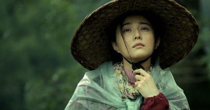 张馨予|被张馨予模仿那么多回，范冰冰终于开始模仿张馨予了？