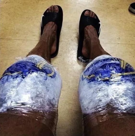 【泰勒】史上首例，冰敷让他提前告别篮球，睡着之后他的膝盖彻底废了