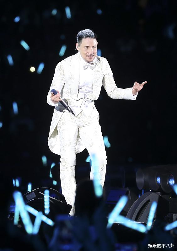 「四大天王」有生之年“四大天王”能否再合体？刘德华坦言：只有一人不愿意