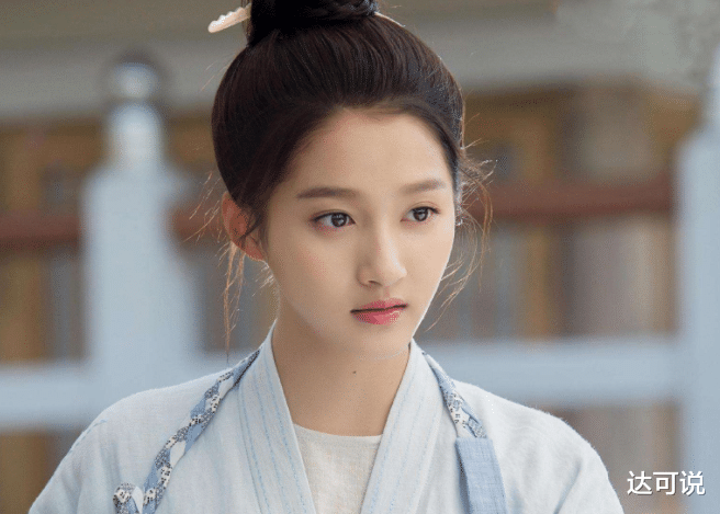 『关晓彤』浙江卫视又被推到风口浪尖，主持人惹怒关晓彤，情商太低了