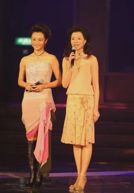 曹颖|童养媳翻身火了10年后消失无踪，复出坐上富贵花头把交椅！绝！