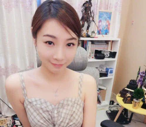 伊能静|702分考上清华的美女状元，毕业后却成了主播，被骂“浪费资源”