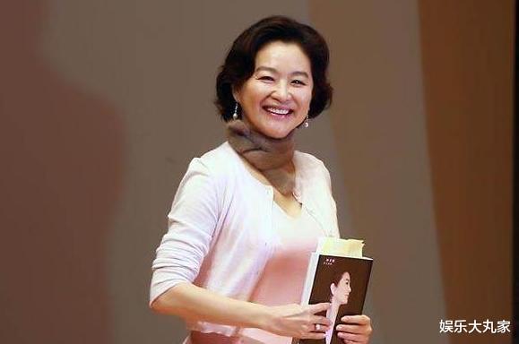 朱晶晶|1982年秦汉和妻子离婚，原配发毒誓：娶猫娶狗，就是不能娶林青霞
