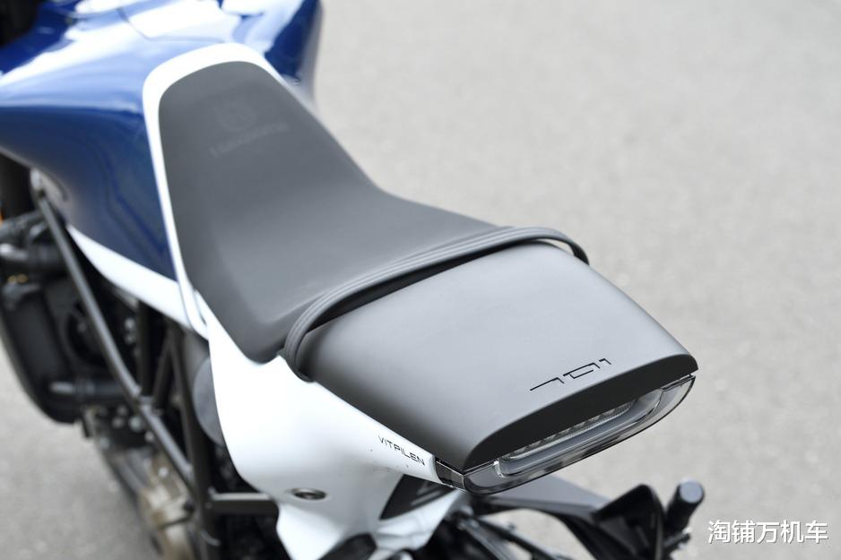 KTM|瑞典黑白双箭 大单缸的魅力 胡斯瓦纳701外媒点评