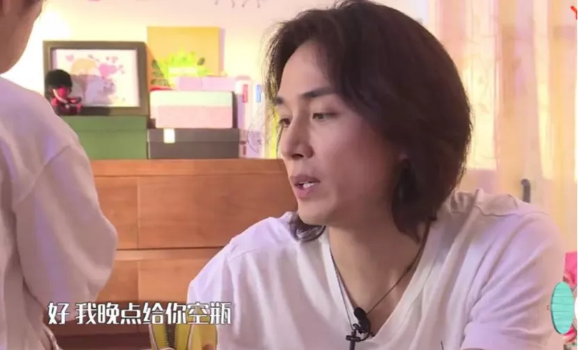 戚薇|36岁戚薇首次谈「生育细节」泪崩，惹10万网友心疼