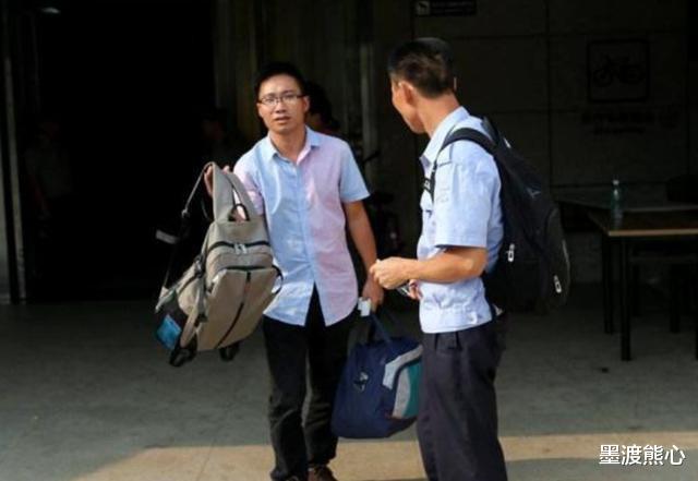 【清华大学】何苦呢？拒绝一众985，高考10次进清华的吴善柳，终究还是很平庸