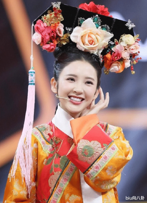 [王源]录制王牌把自己当“花瓶”，全程微笑不说话，王源怎么带都没反应