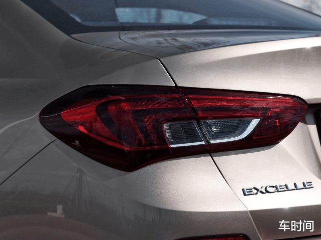 本田飞度|又一合资车卖出“白菜价”!从8.39万跌至5.45万,果断放弃飞度