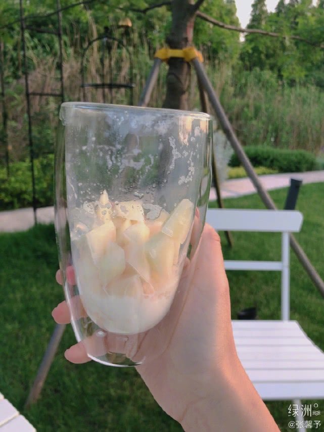 『张馨予』张馨予晒520特殊礼物，发文称：自己辛苦，有了耕耘 才有了收获喊话何捷