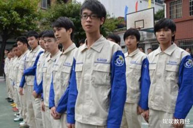 大学|为什么初中老师，宁愿劝成绩差的学生读技校，也不劝他们上高中？