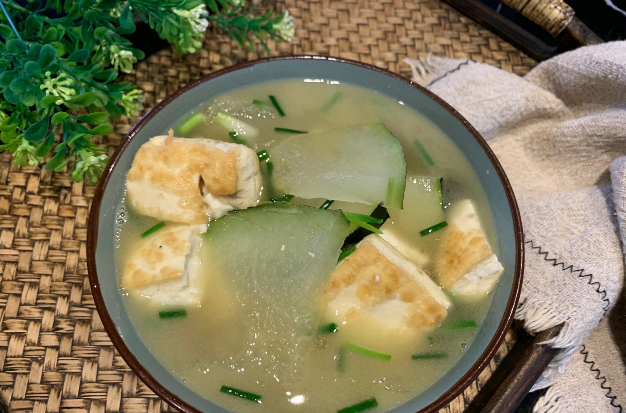 「豆腐」夏天天气闷热，吃这汤最合适，滋补养阴不上火，正当季要多吃