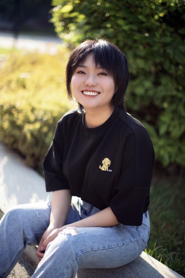 李雪琴|明明是北大学霸，却偏偏不走寻常路，“不务正业”的李雪琴太吸粉