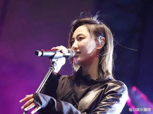 陈粒|她是歌坛“最奇怪”的歌手，不签公司没有经纪人，名气还很大