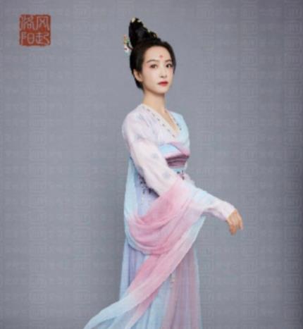 王一博|王一博新剧古装照曝光，不同于蓝忘机、谢允，这次终于“壕”了一把