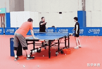 「孙颖莎」刘国梁亲自指点孙颖莎!一时激动,大声训导,却遭到莎莎顶嘴