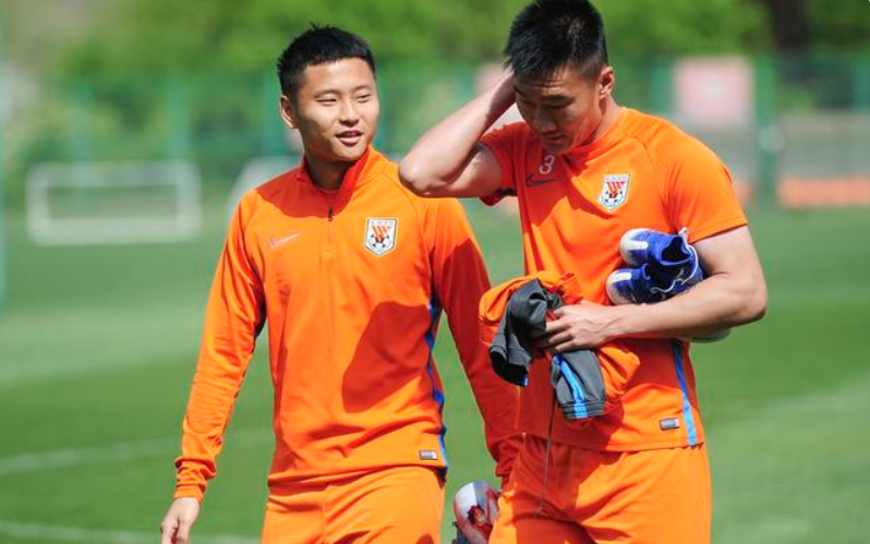 「梅西」中超2外援鲁能锋无力？李霄鹏德系战车中，194cm高塔将亮剑