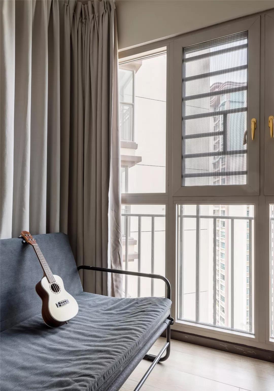 『』她家96平，玄关塞冰箱，卫生间挤鞋柜，电视墙巴掌大！却异常实用