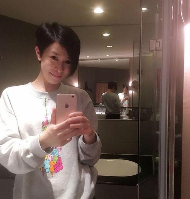 ##参观佘诗曼在香港的家,近年来在内地捞金不少,装修却还是刷白墙