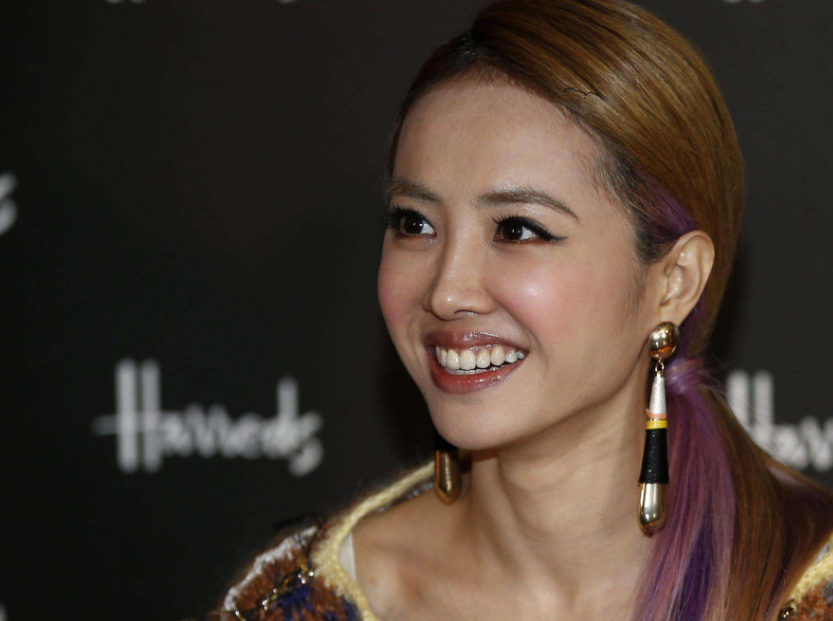 『蔡依林』她是乐坛天后，一台车开8年都不换，对小男友却很豪气，跑车任性送