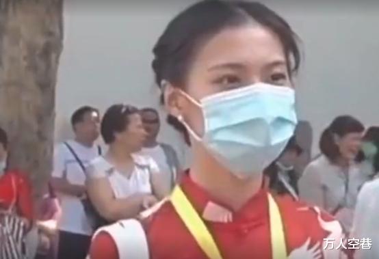 |“最美高三班主任”火了！为学生买五套旗袍陪考，我承认我心动了