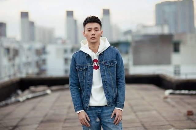 『李荣浩』这些火得一塌糊涂的歌，却很少知道背后的作者，全都是李荣浩！