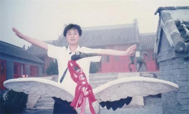 臆说古史|留学德国成终身教授,拒绝与父母见面,该不会是女版“王永强”?