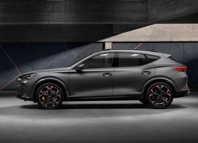 大众汽车■又一高颜值SUV诞生，做工超越大众，最大310马力，四出排气很唬人