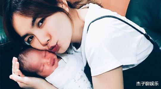 ella|39岁Ella身体亮红灯，身体长瘤，曾失恋10次，尿失禁两年
