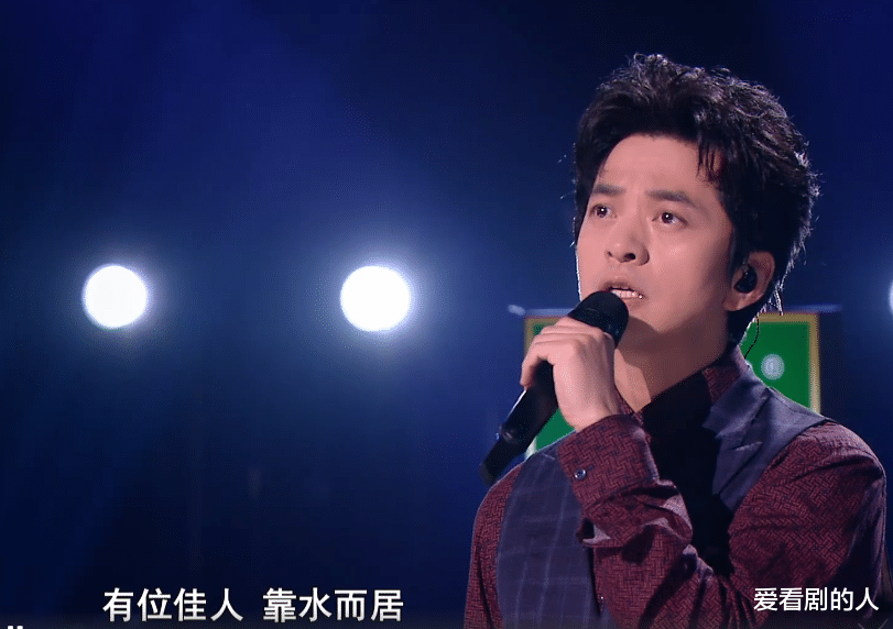 单依纯|中国好声音：单依纯泪洒舞台赚多少同情分？曹杨自弹自唱打分低了