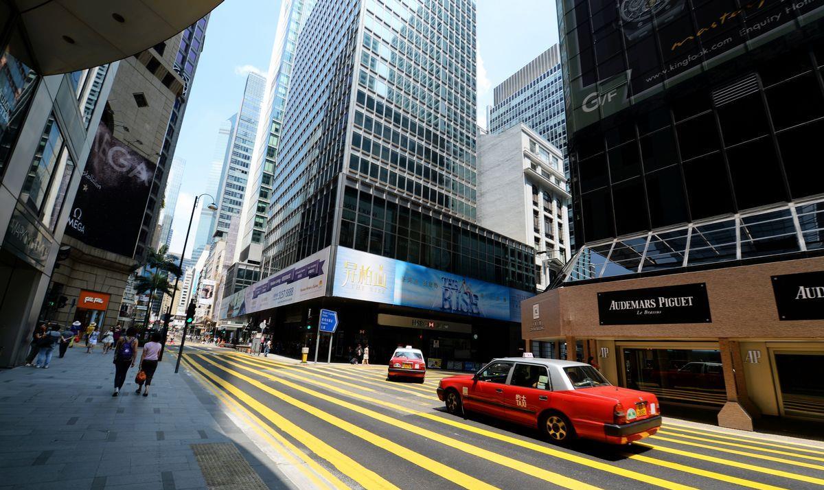 香港|中国“最特别”的两个城市，外国人随便进出，中国人却不行