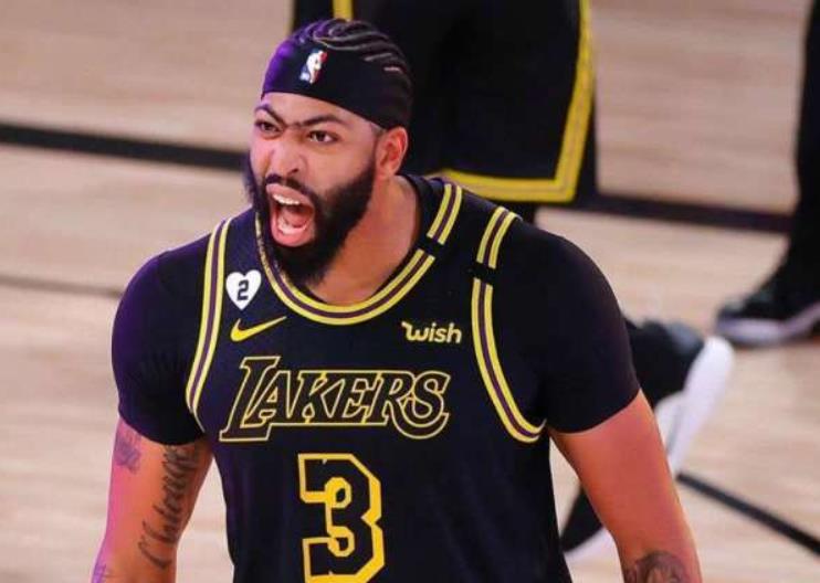 热火队|比赛还没打完，杨毅连发3条微博，表示热火在找死，同时提到了莱昂纳德