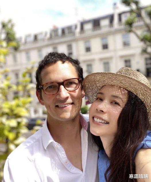 莫文蔚|莫文蔚德国豪宅无意泄露！装潢堪比城堡，50岁却活得像公主