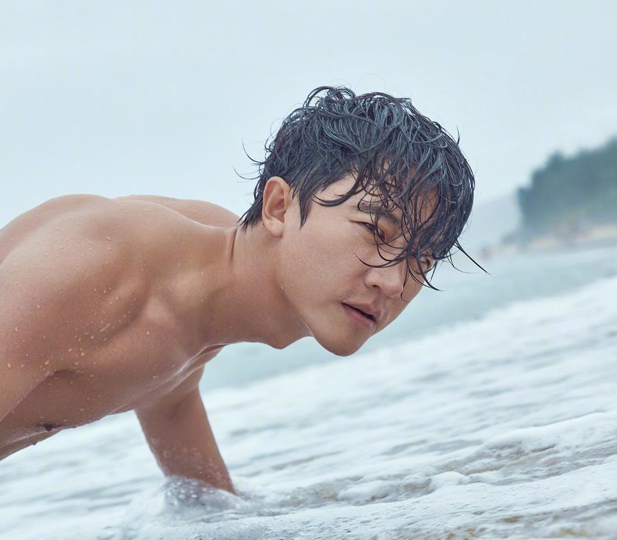 黄轩:黄轩遭女子拍屁股后大方承认恋情,晒“拍了拍女友”微信截图超甜蜜