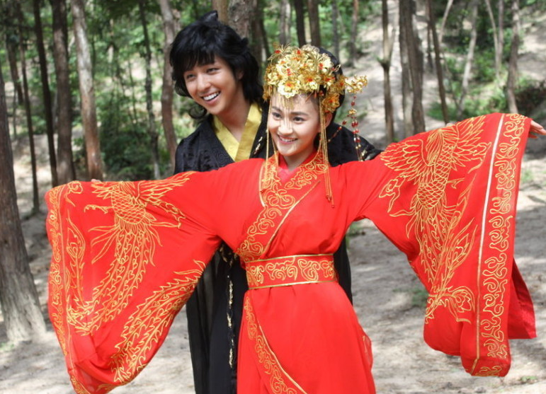 「电视剧」杀青3年才播的电视剧，女配已经成为顶流，女主逐渐消失了