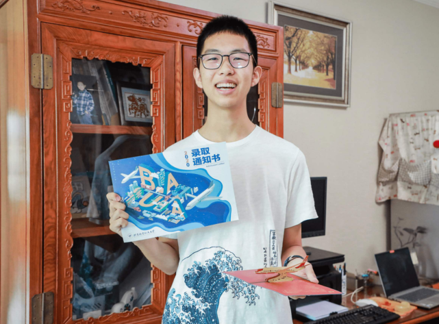 大学|大一新生开学,两样东西不要带,三样东西必须带,不然会很麻烦