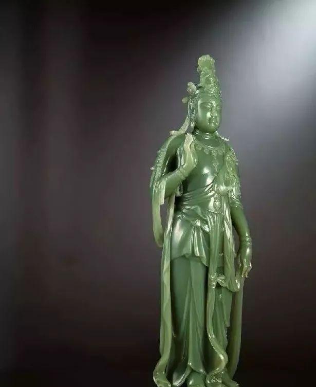 「翡翠」3年涨4000万，和田玉的天花板在哪？