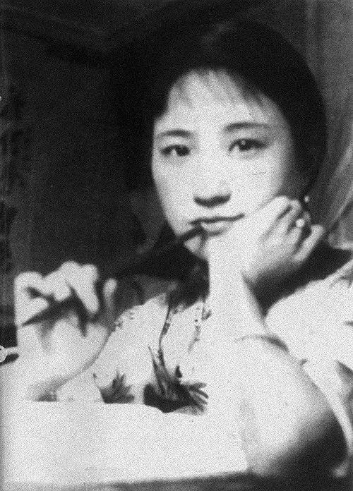 陆小曼|陆小曼去世时惨状:尸骨无存,无人吊唁,只有一具衣冠冢