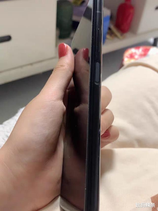 荣耀v30|荣耀V30猛降1300元，8G+128G只要2399元，是时候出手了