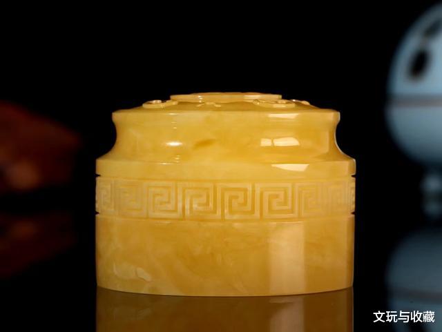 【蜜蜡】琢石成玉之蜜蜡琥珀风韵，这千万年的树脂化石，遇上雕刻师的蜕变