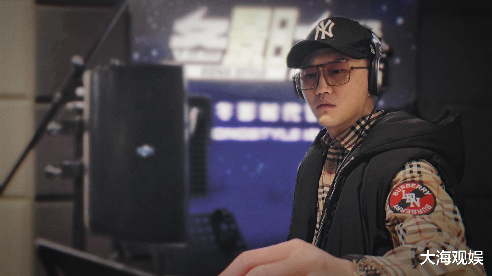 相声|德云社有对“歌手”组合，两人先后出单曲，却始终固守相声舞台