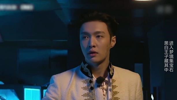 「张艺兴」《极限挑战》张艺兴又消失，高仿“朱碧石”现身，台词却少得可怜