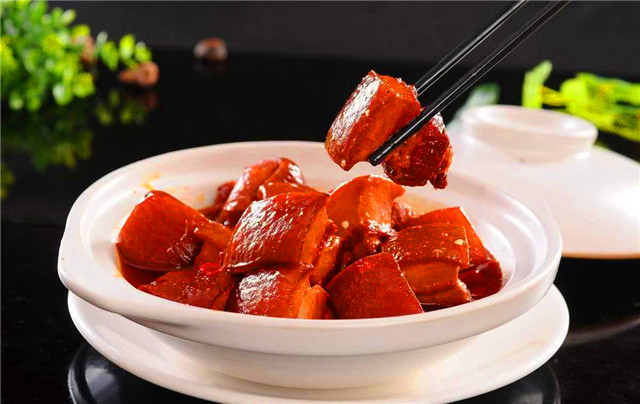 『猪肉』为什么说“鱼不蒜，羊不姜，牛不韭，猪不椒”，原因你知道吗