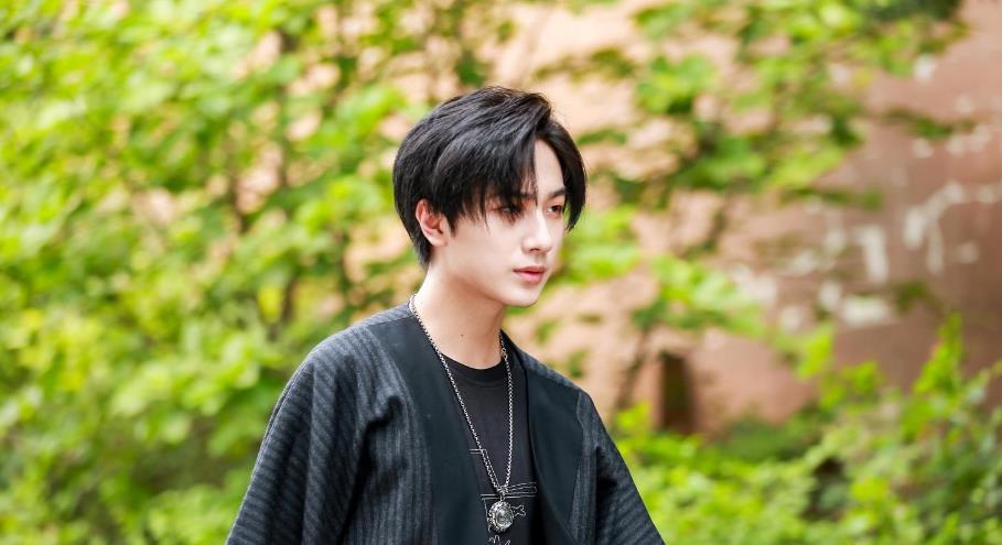 李宏毅|他曾是《变形计》中的纨绔子弟，如今成功出道，已成演艺圈新星！