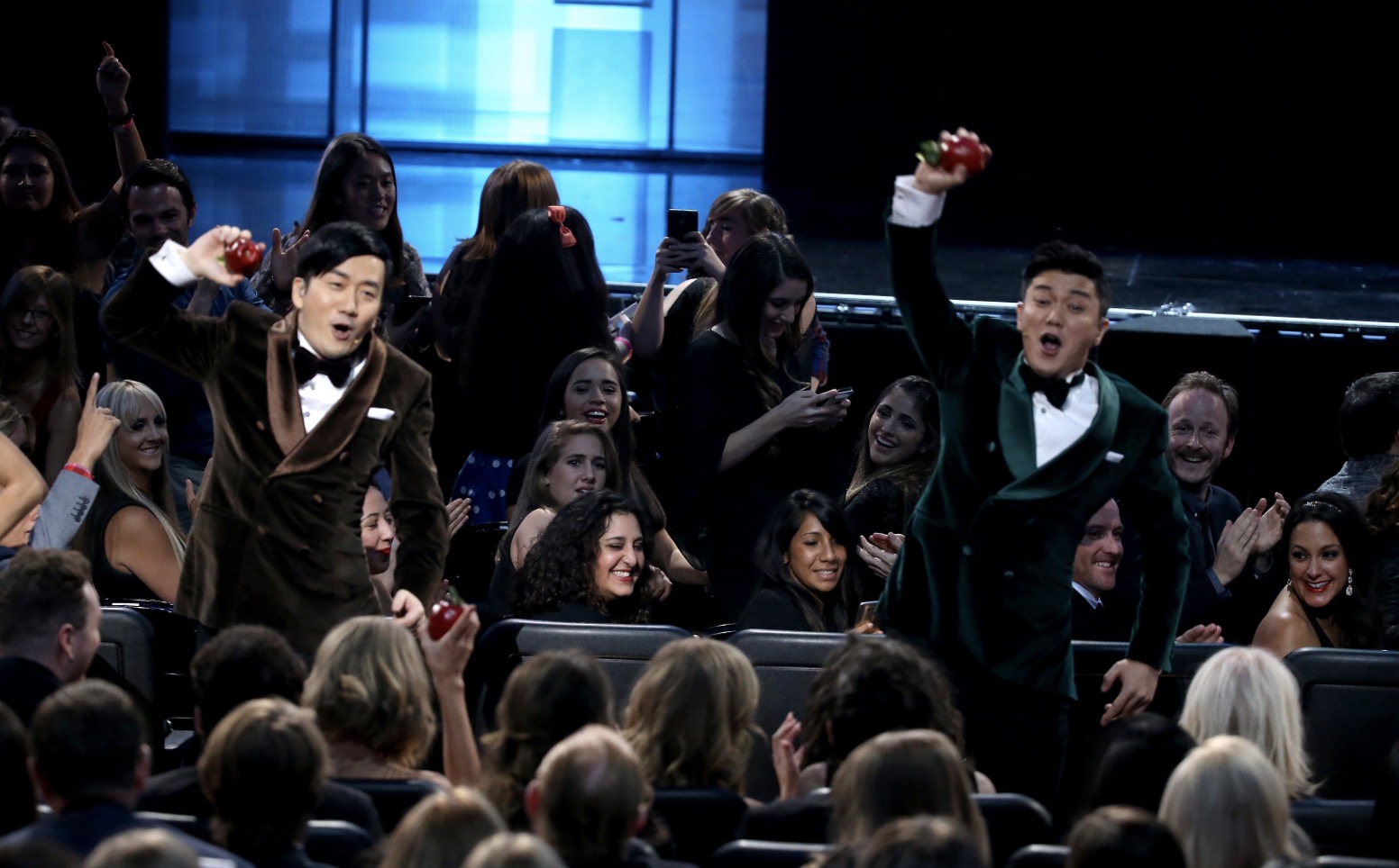 [筷子兄弟]筷子兄弟时隔六年: 携手最新单曲《I LOVE YOU》强势回归